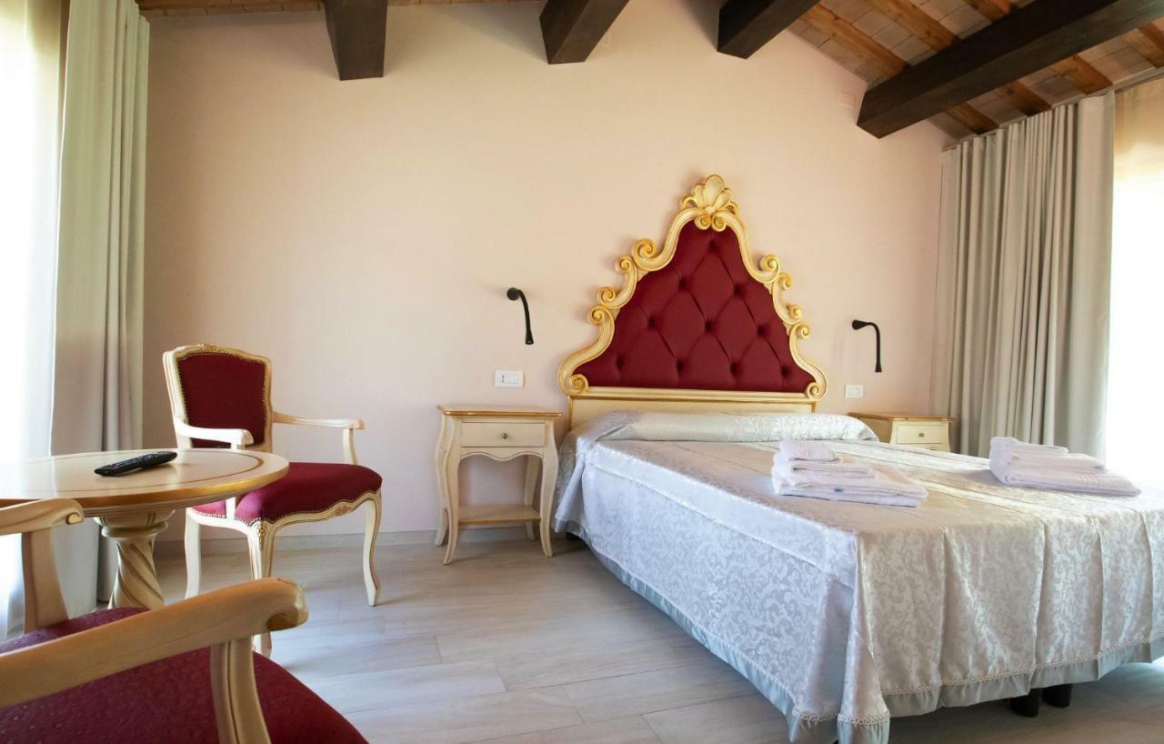 Borgo Rossi * La Strada
